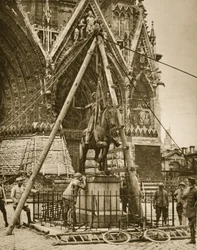 Reims Cathedral, securing bronze statue